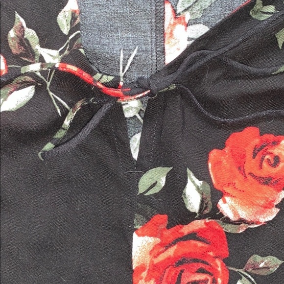 BP x Claudia Sulewski Black Rose print top New - Picture 3 of 11